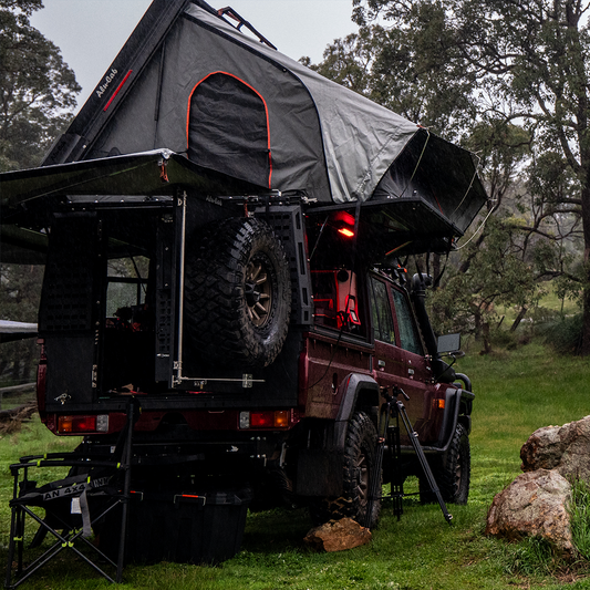 ALU-CAB Alu Cabin Deluxe Unit Full Size Long 65Ft Black Cc Dlx Fsl B